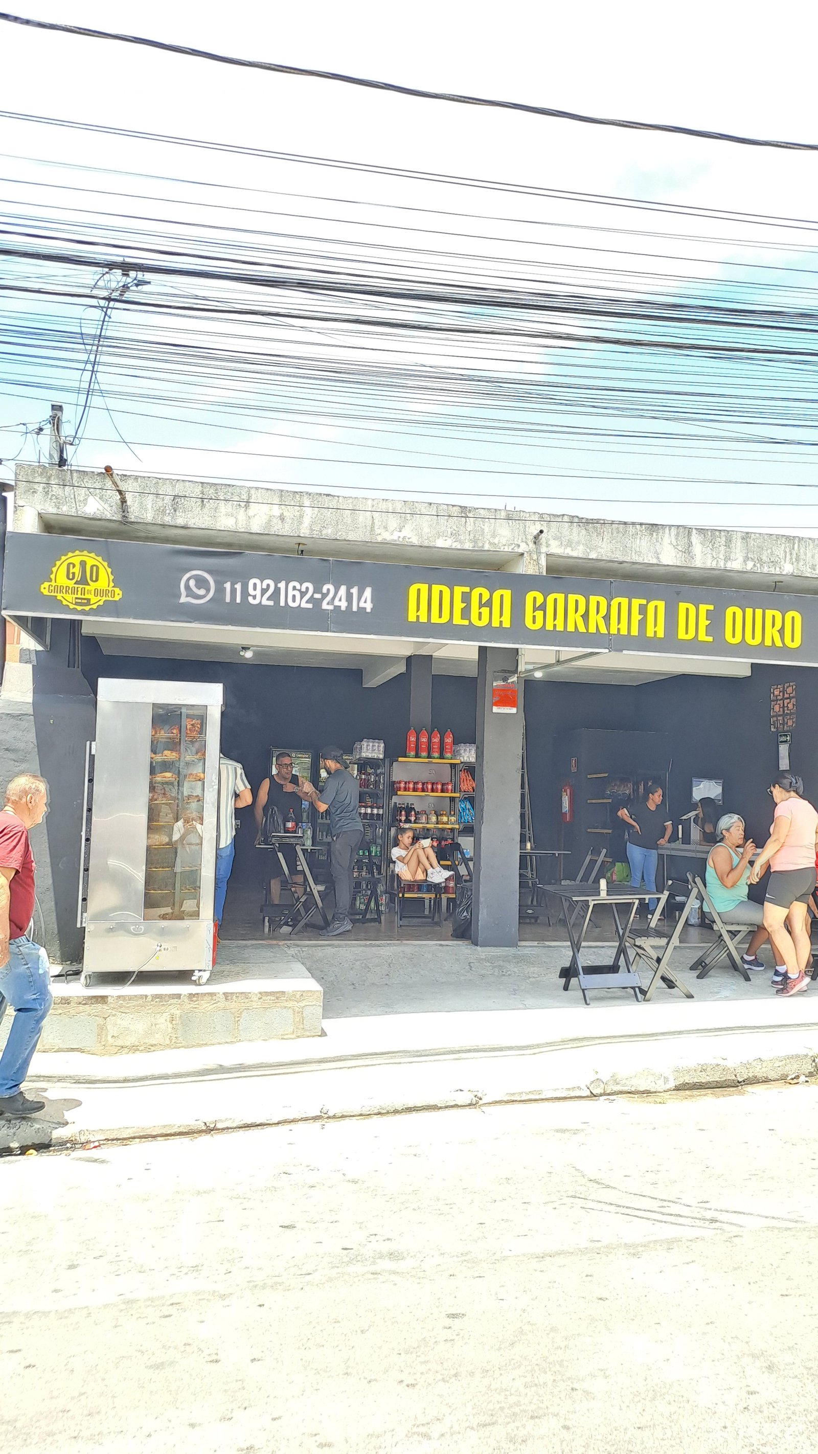 Prateleiras da Adega